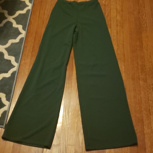 Nasty Gal Hunter Green crop top and pants - Picture 3 of 3